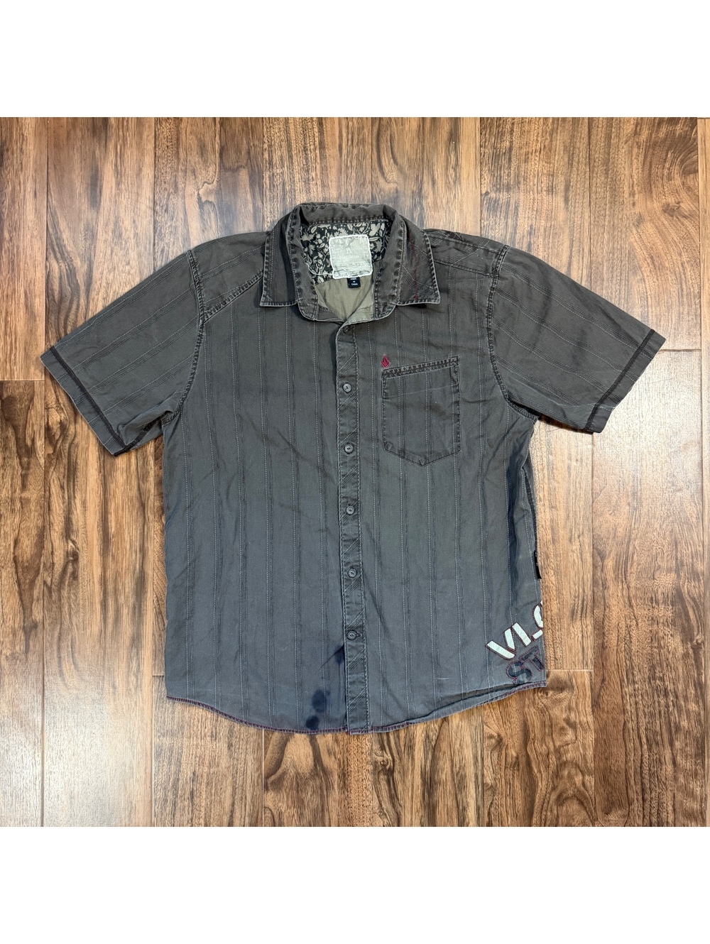 Vintage Y2K Volcom Button Up Shirt Striped Size M Skate Surf